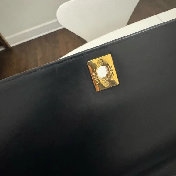 Chanel Maxi Classic Flap Bag 24K - Picture 15 of 17